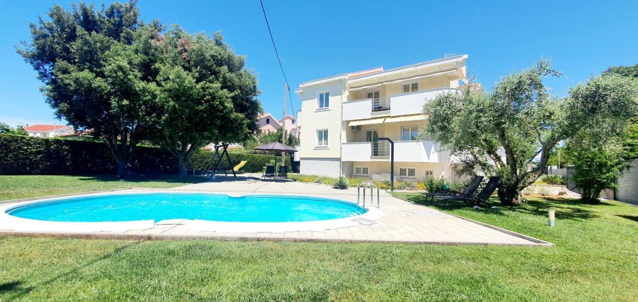Apartments Sunny Estate Затон Экстерьер фото