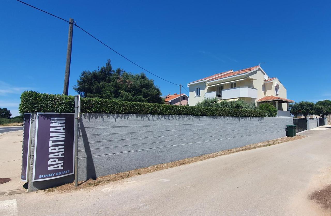 Apartments Sunny Estate Затон Экстерьер фото