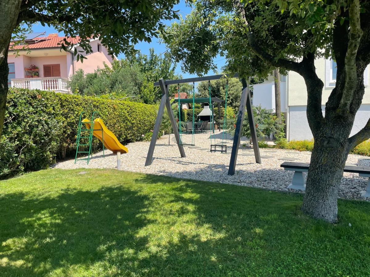 Apartments Sunny Estate Затон Экстерьер фото