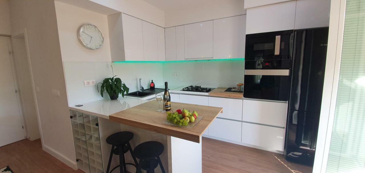 Apartments Sunny Estate Затон Экстерьер фото