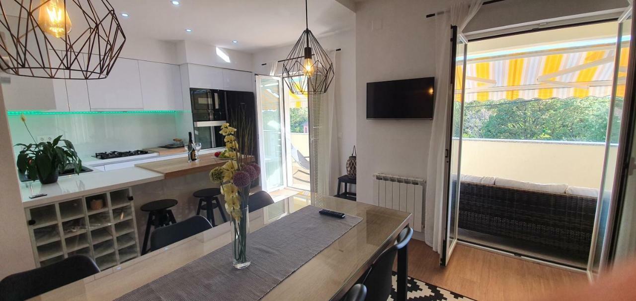 Apartments Sunny Estate Затон Экстерьер фото