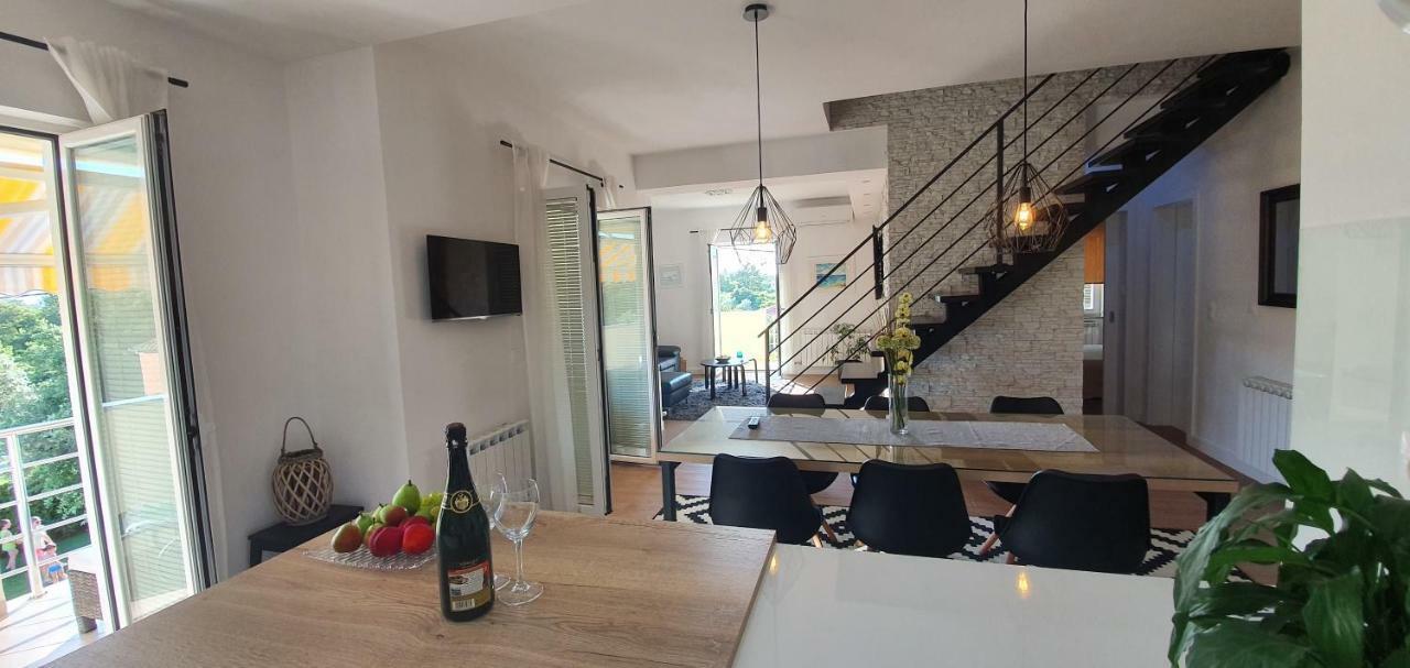 Apartments Sunny Estate Затон Экстерьер фото